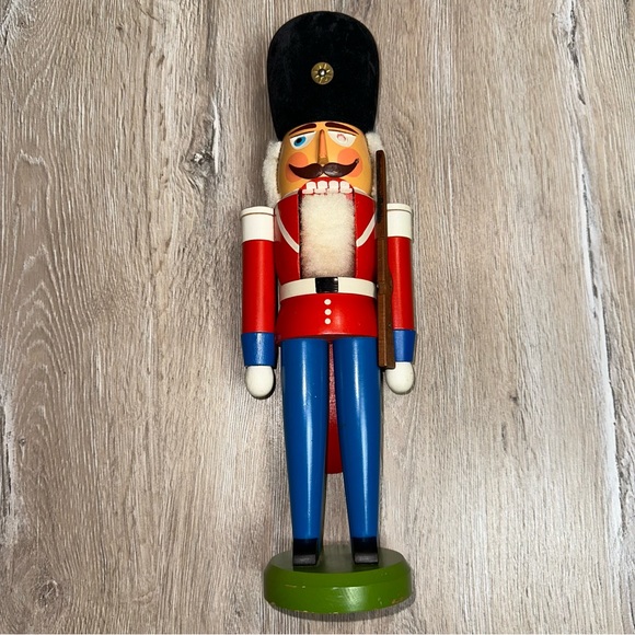 Original Erzgebirge Expertic Nutcracker Beefeater British Soldier German 15.5" - Picture 5 of 16